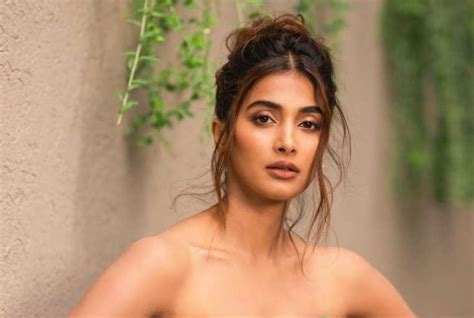 Pooja Hegde Has Hardcore sex with her bf